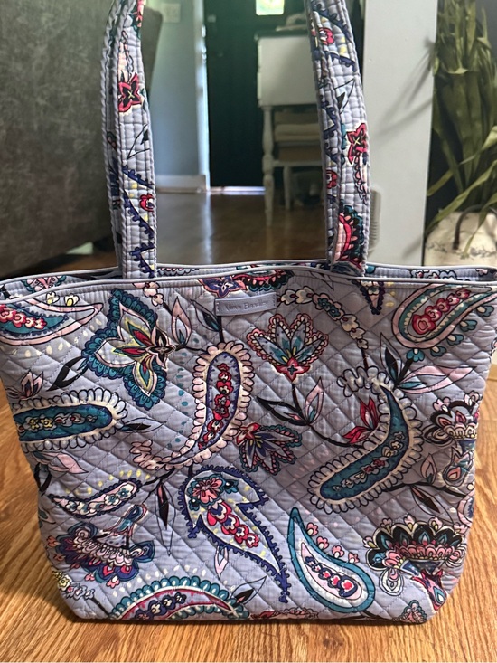 Vera Bradley Handbags - VERA BRADLEY MAKANI PAISLEY ICONIC COTTON QUILTED PURPLE TOTE BAG